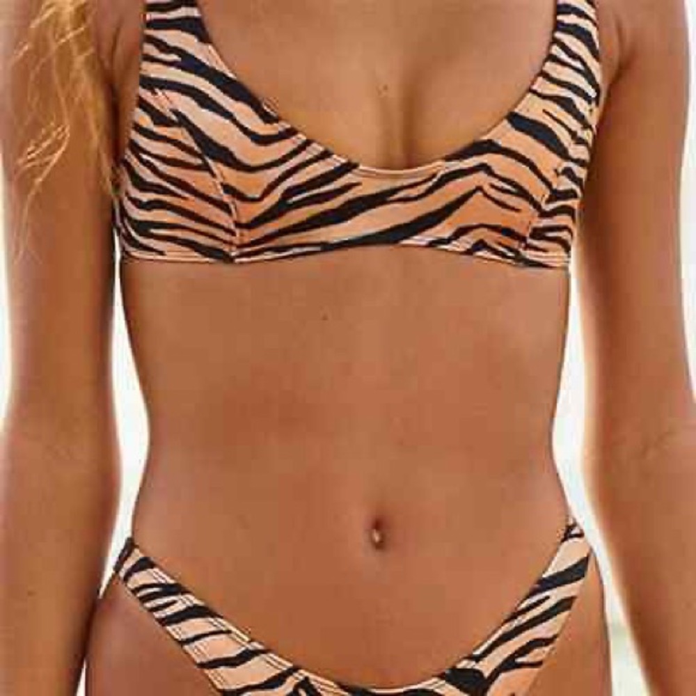LA Hearts Zebra Print Swim Top Size M